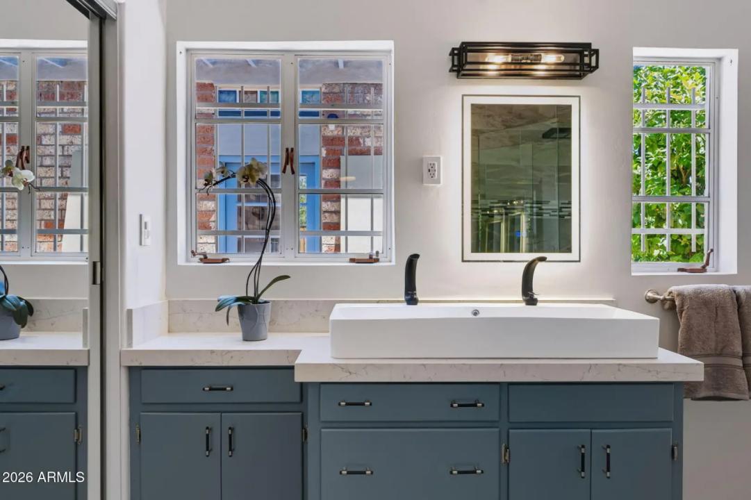 Real Estate Picture 43