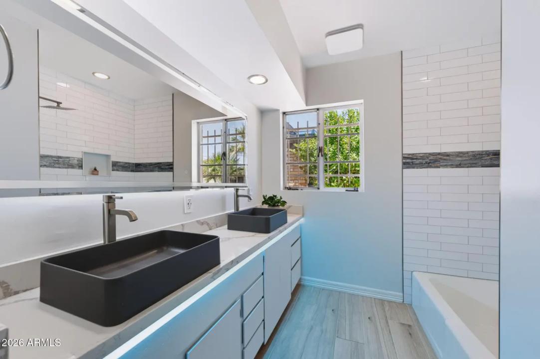 Real Estate Picture 30
