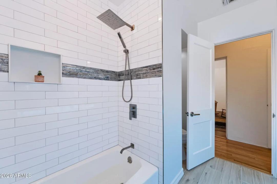 Real Estate Picture 33