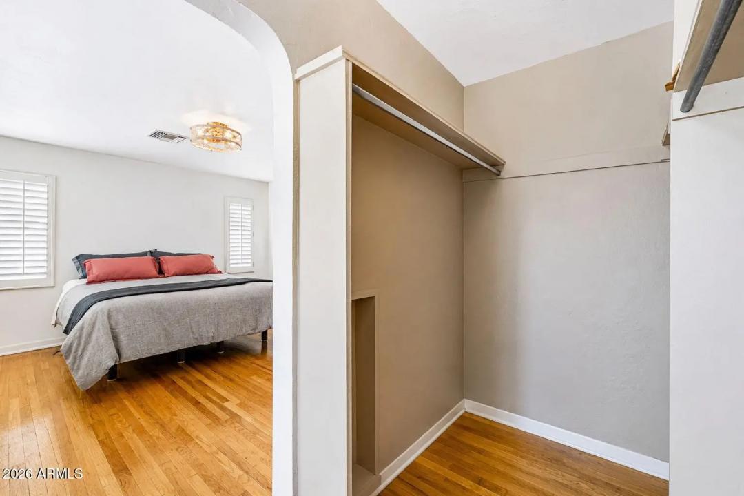 Real Estate Picture 37