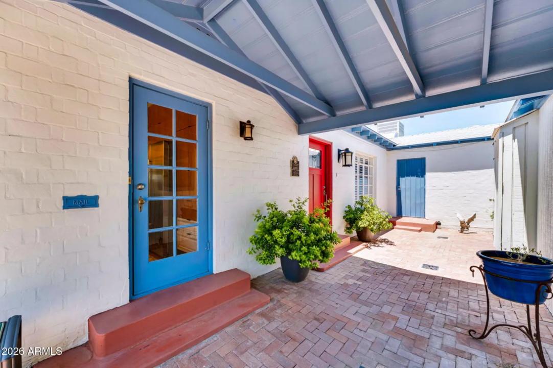 Real Estate Picture 7