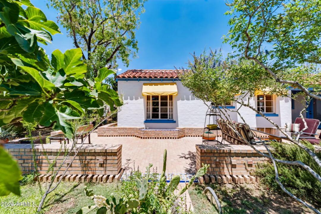 Real Estate Picture 5