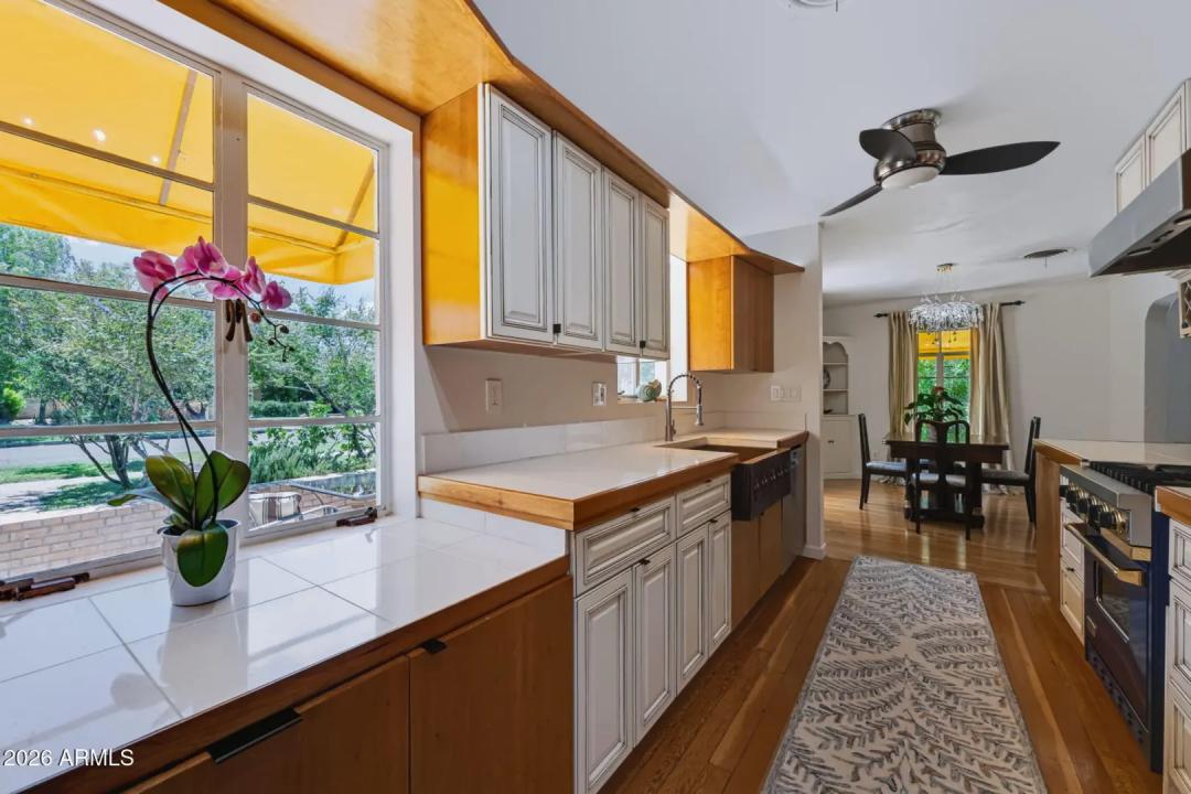 Real Estate Picture 17
