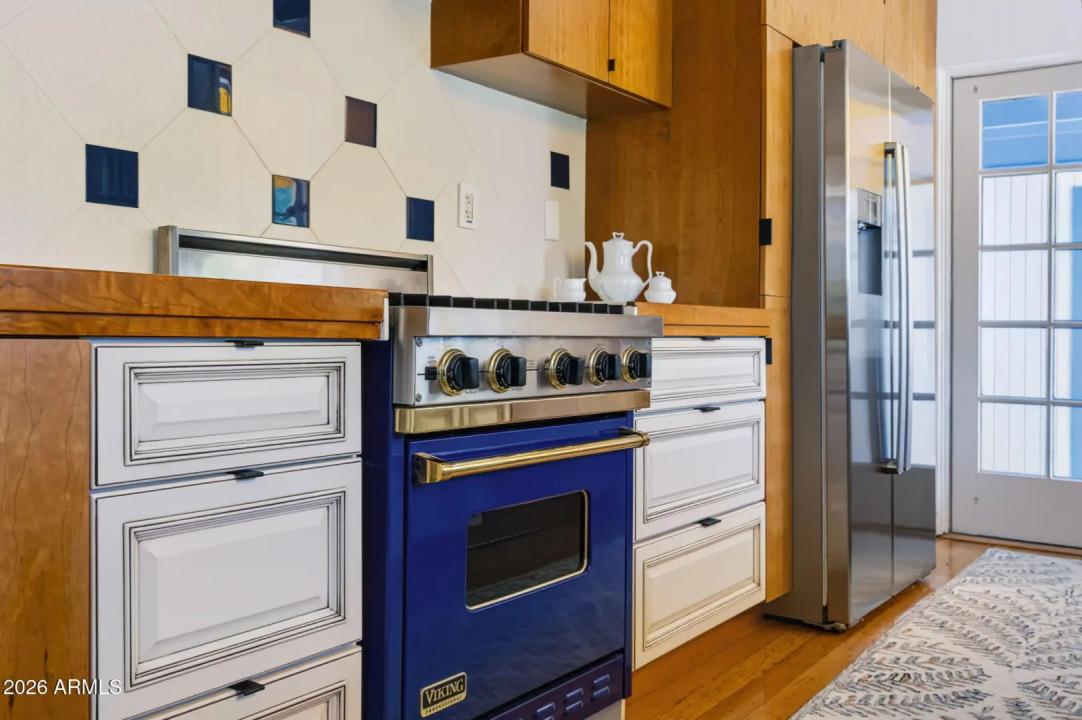 Real Estate Picture 19