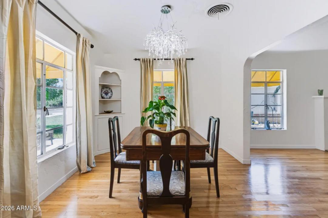 Real Estate Picture 24