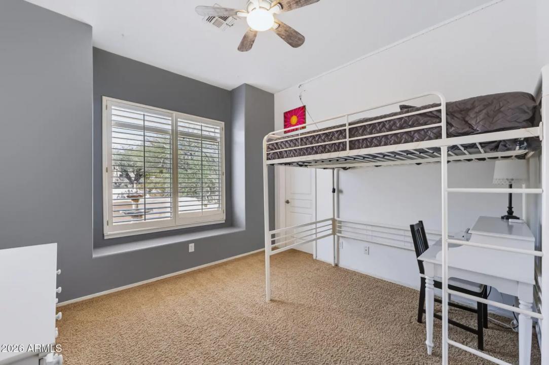 Real Estate Picture 18