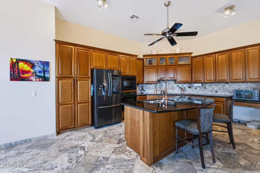 Real Estate Picture 12