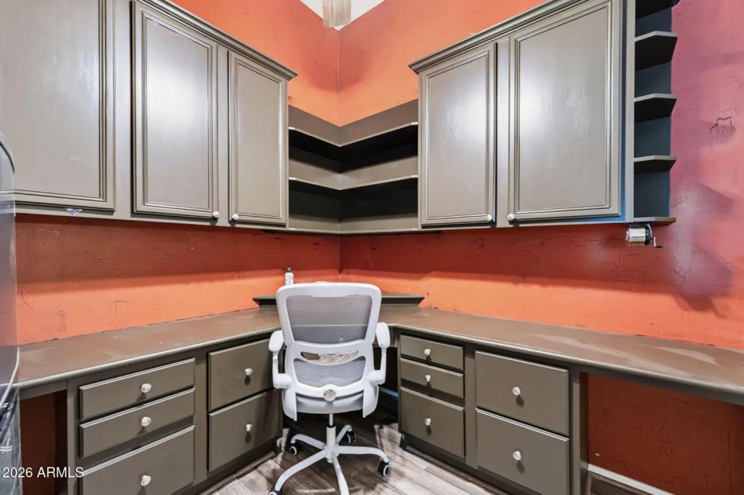 Real Estate Picture 14