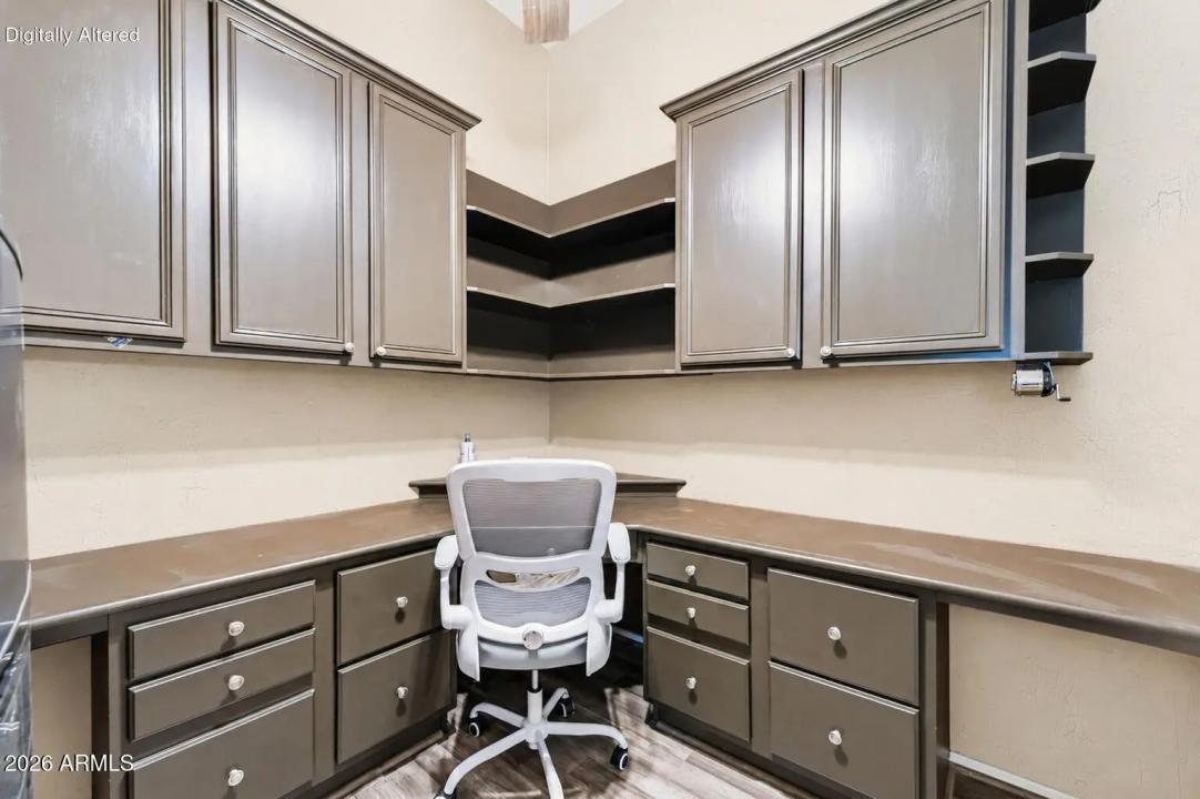Real Estate Picture 15