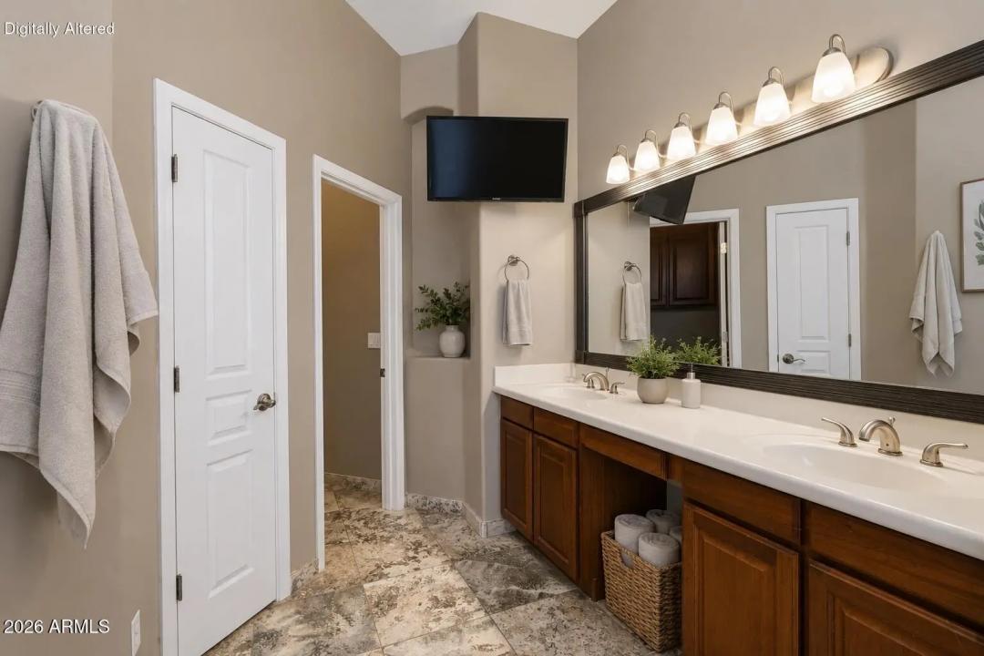 Real Estate Picture 32