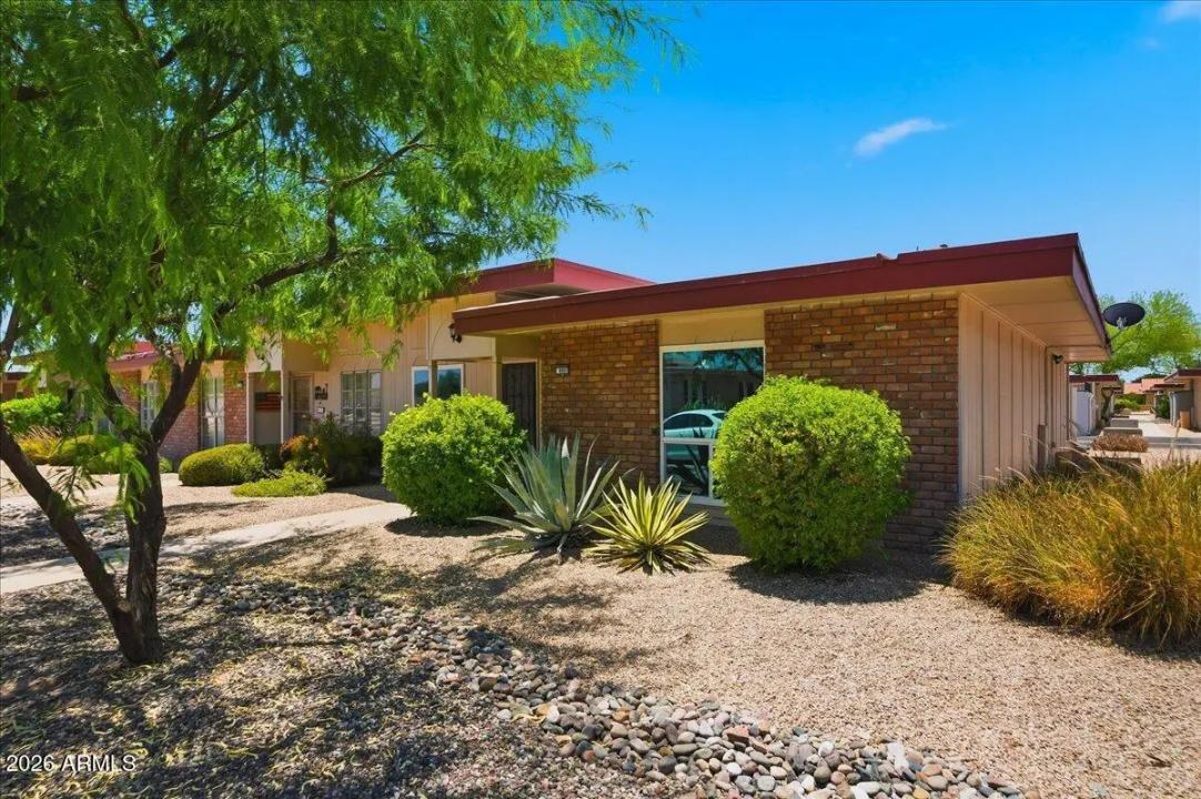 Real Estate Picture 3