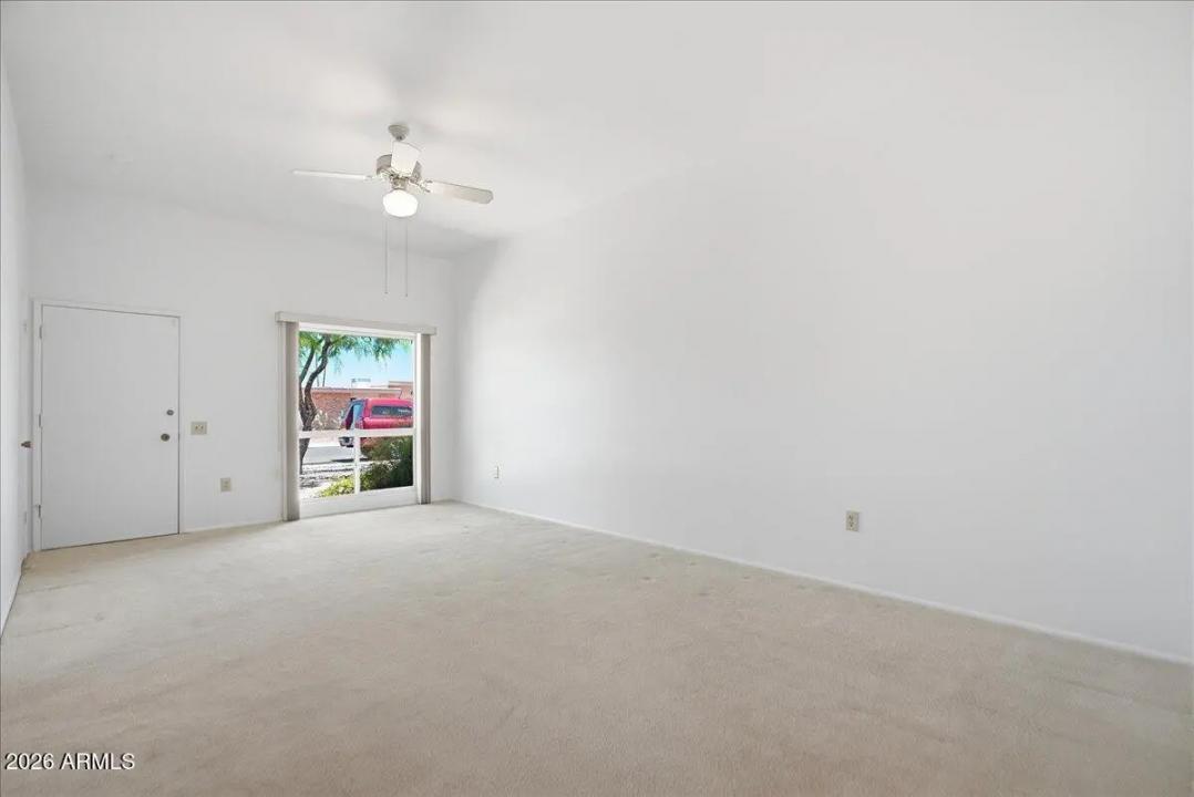 Real Estate Picture 14