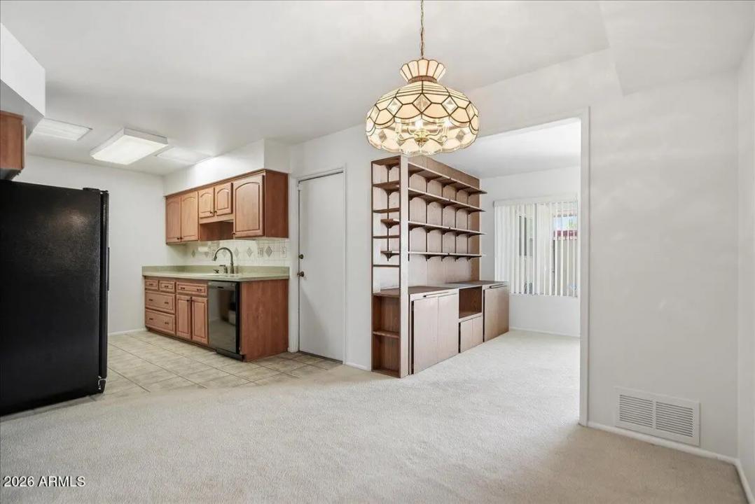 Real Estate Picture 4