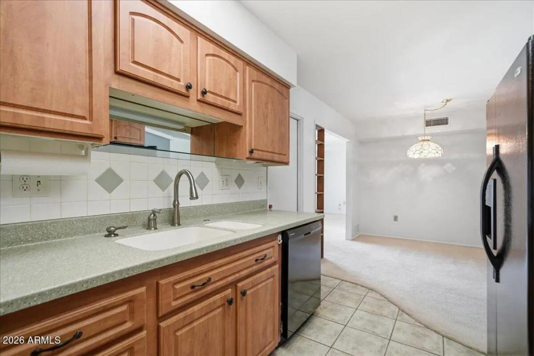 Real Estate Picture 8