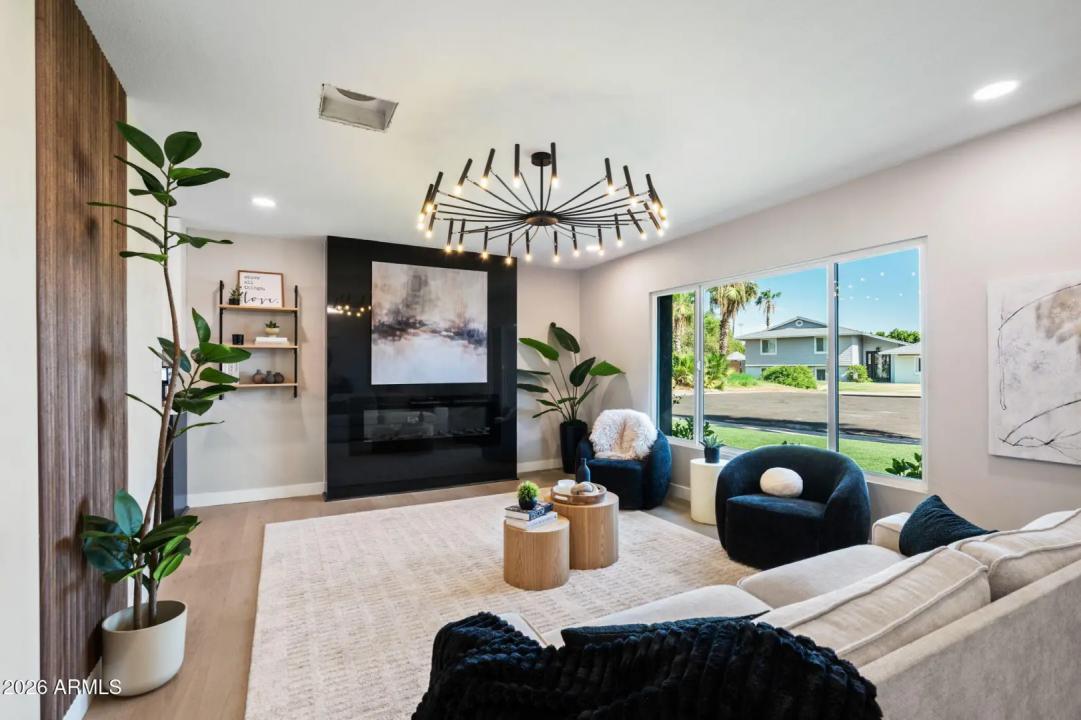 Real Estate Picture 5
