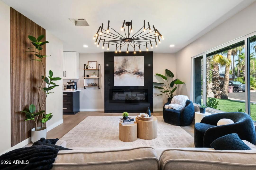 Real Estate Picture 4