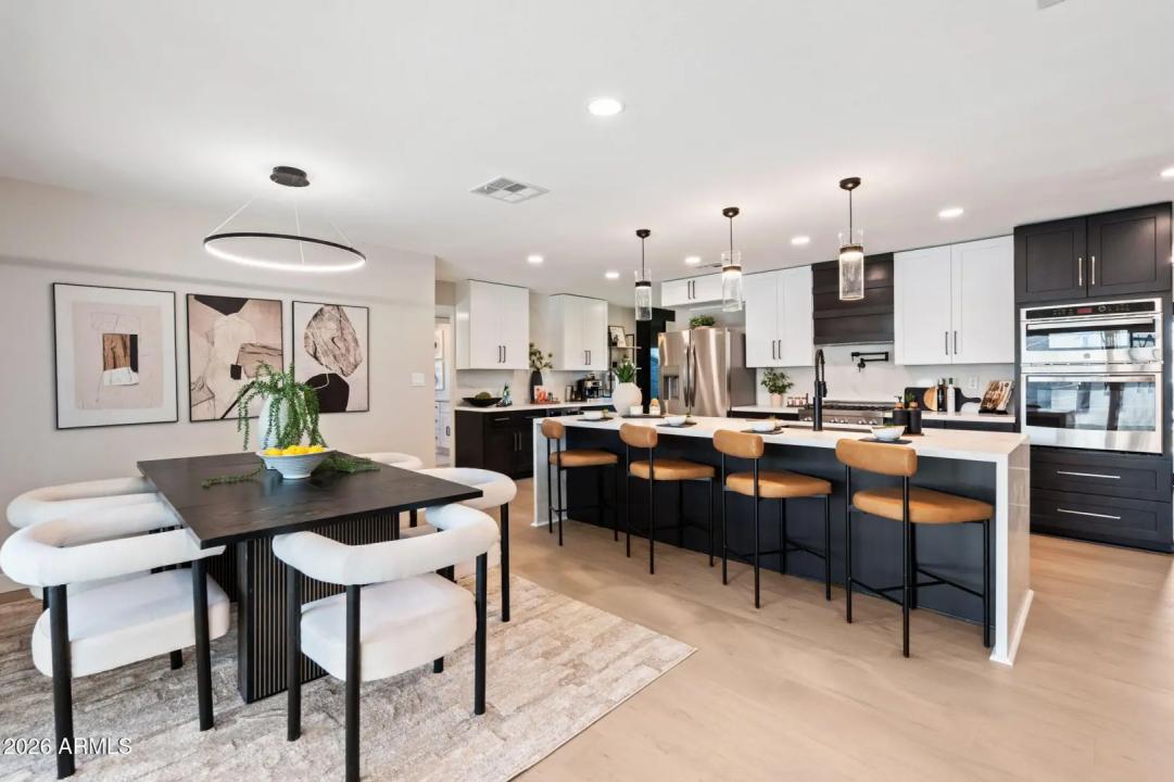 Real Estate Picture 8