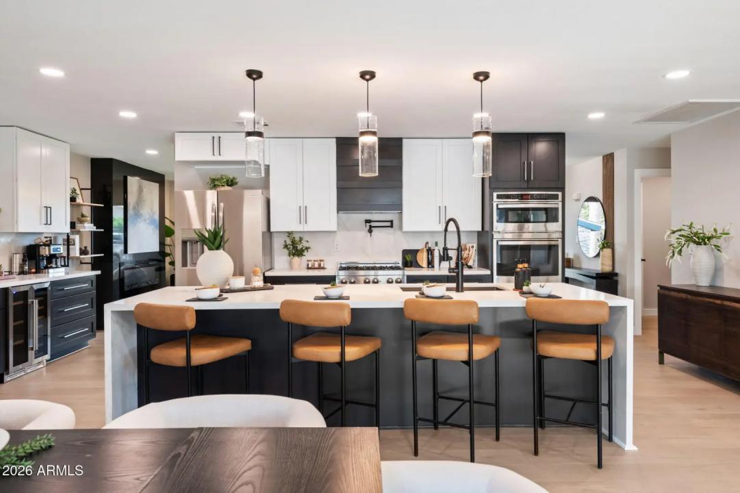 Real Estate Picture 9