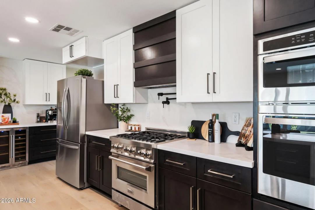 Real Estate Picture 12
