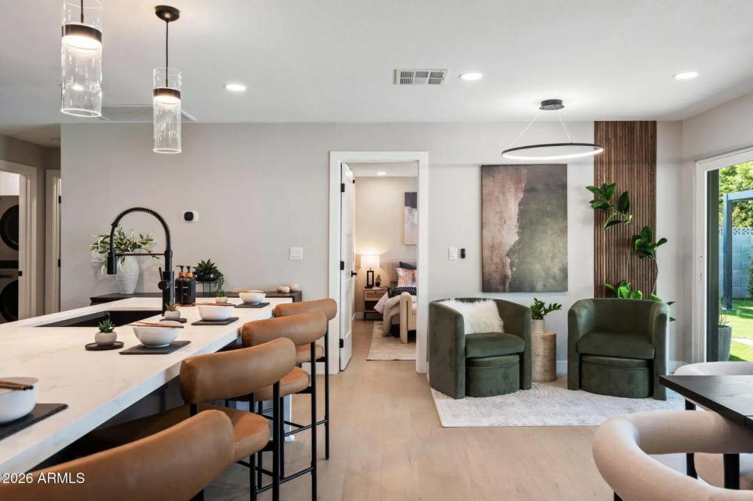 Real Estate Picture 16