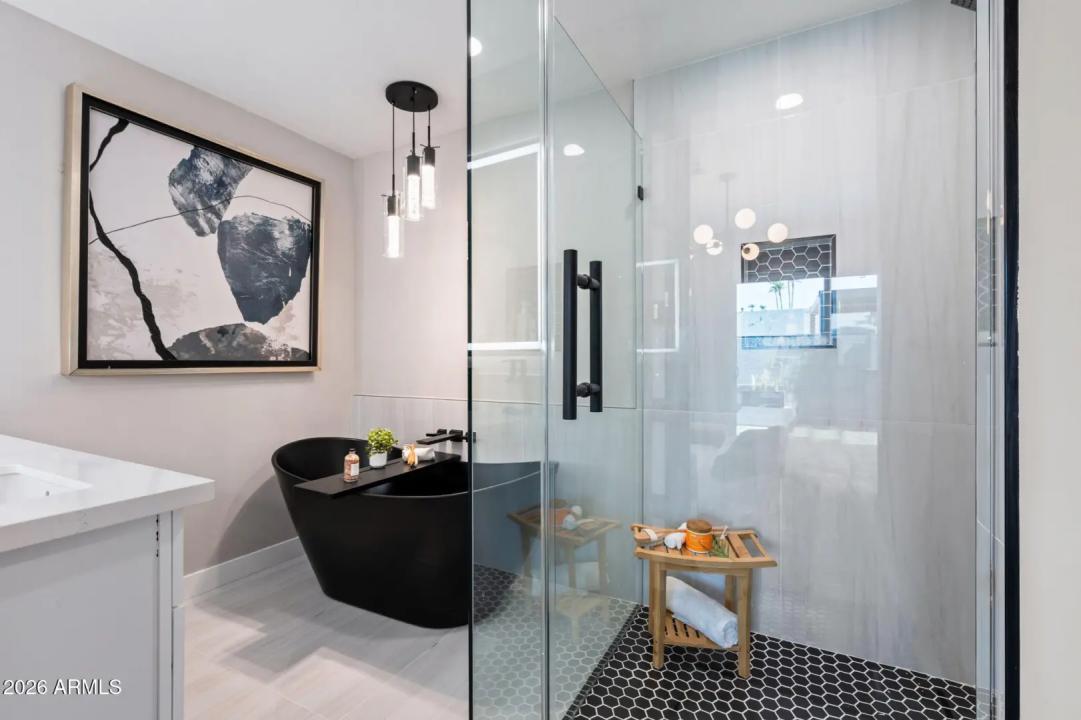 Real Estate Picture 22