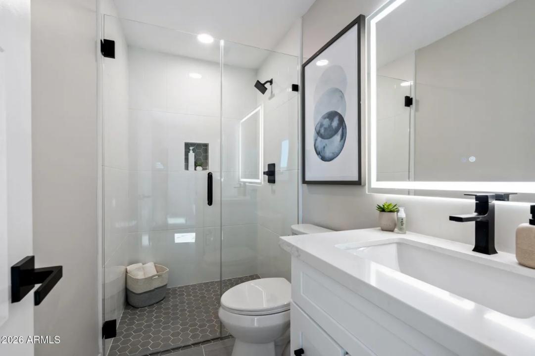 Real Estate Picture 32