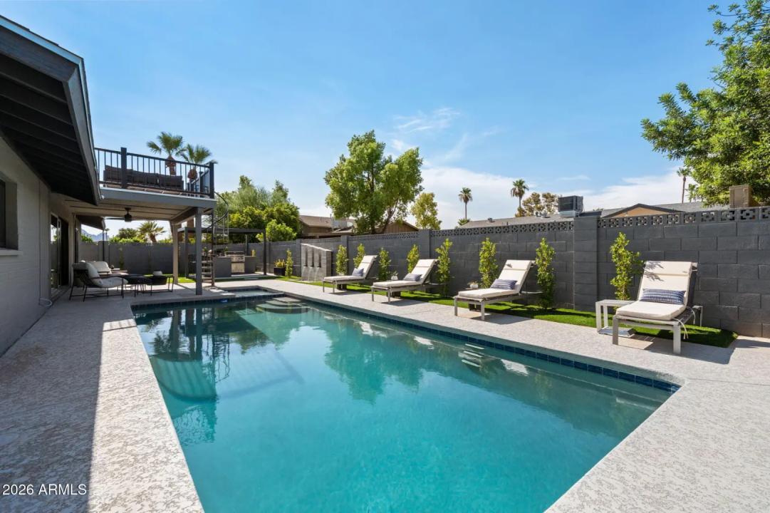 Real Estate Picture 43