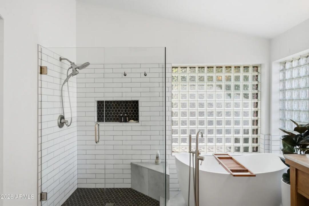 Real Estate Picture 26
