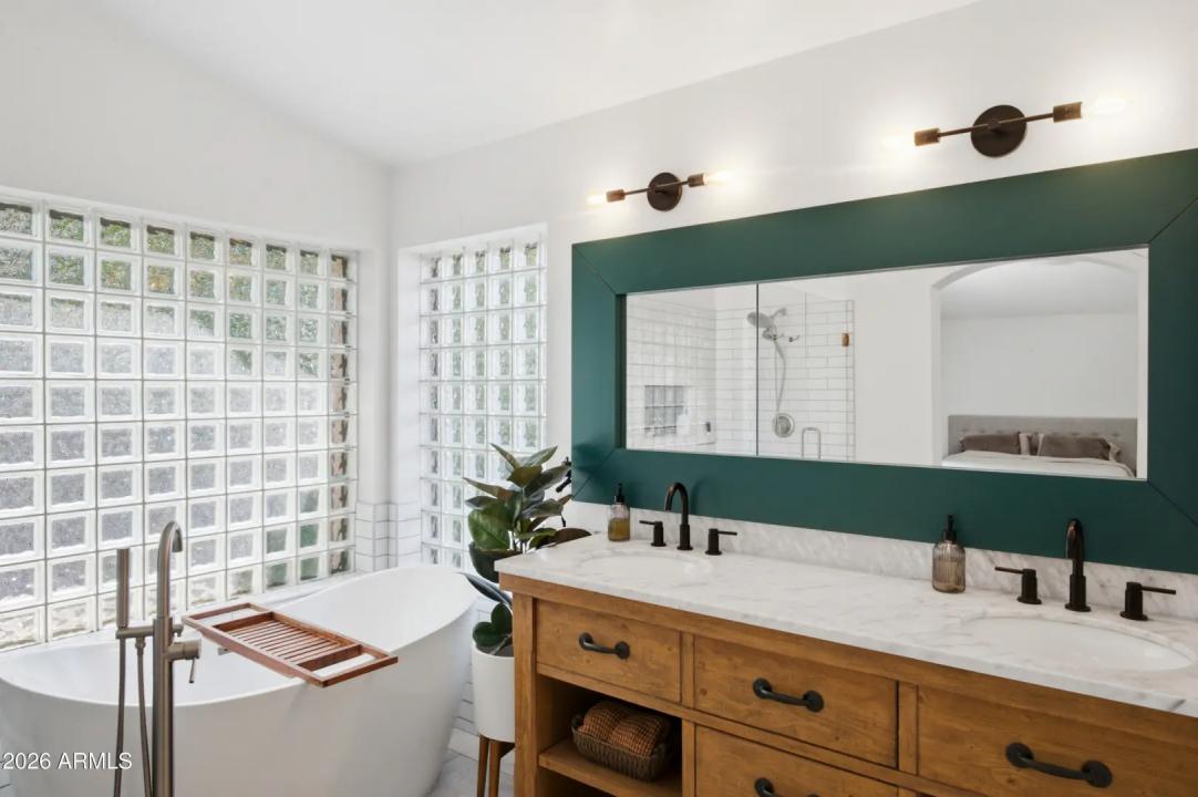 Real Estate Picture 27