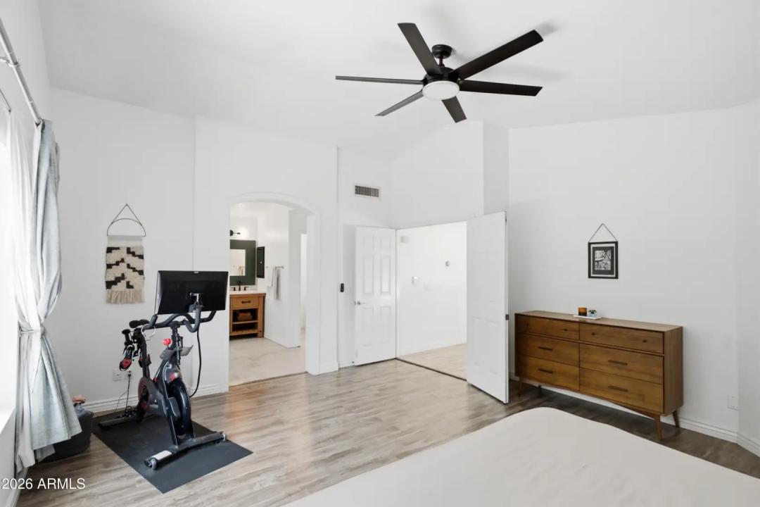 Real Estate Picture 23