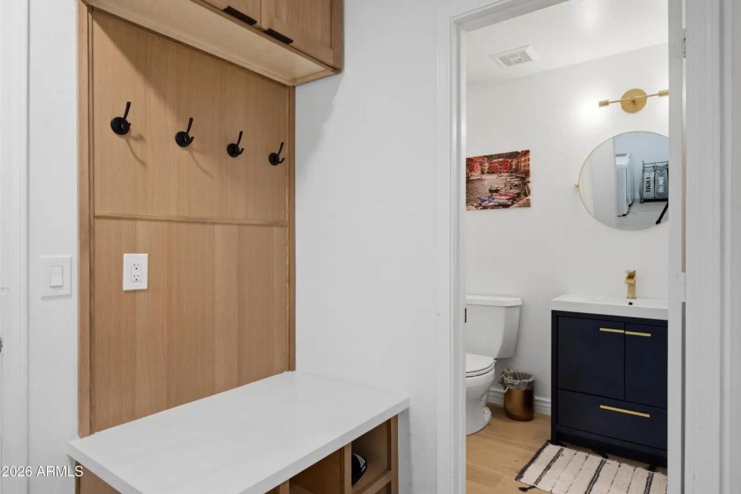 Real Estate Picture 16