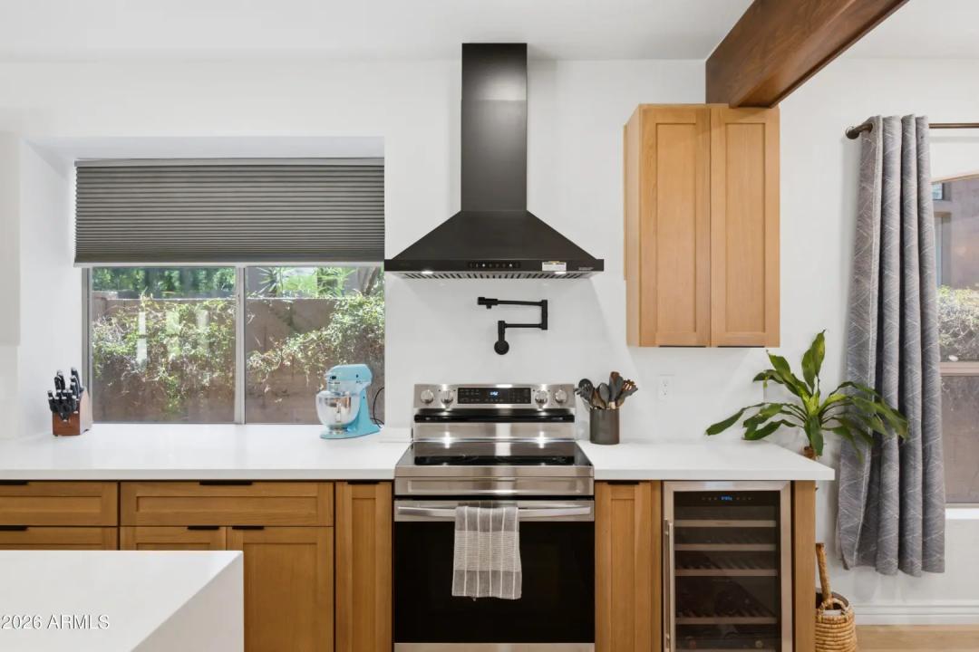Real Estate Picture 7