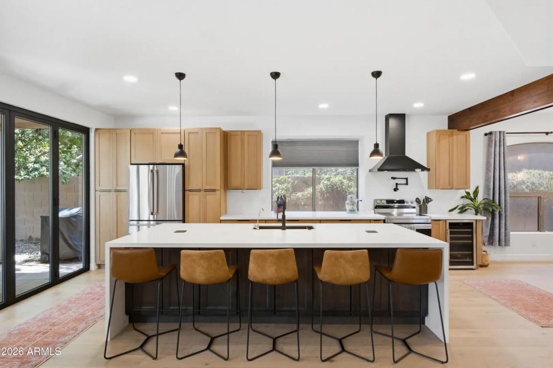 Real Estate Picture 6