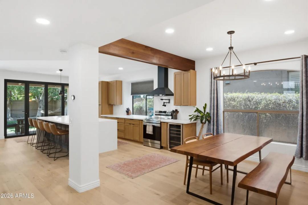 Real Estate Picture 10