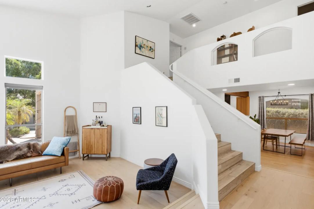 Real Estate Picture 4