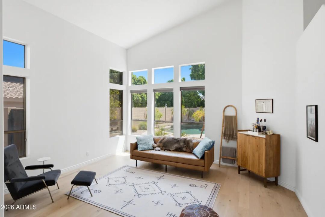 Real Estate Picture 3