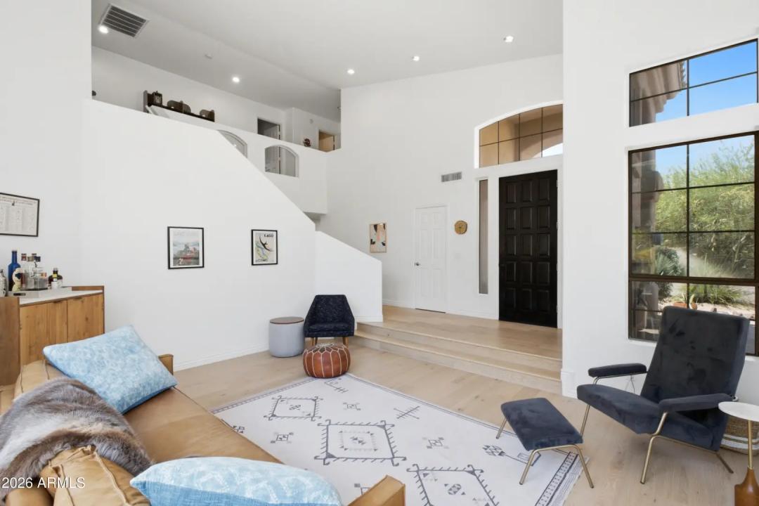 Real Estate Picture 5