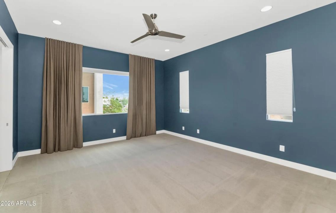 Real Estate Picture 11