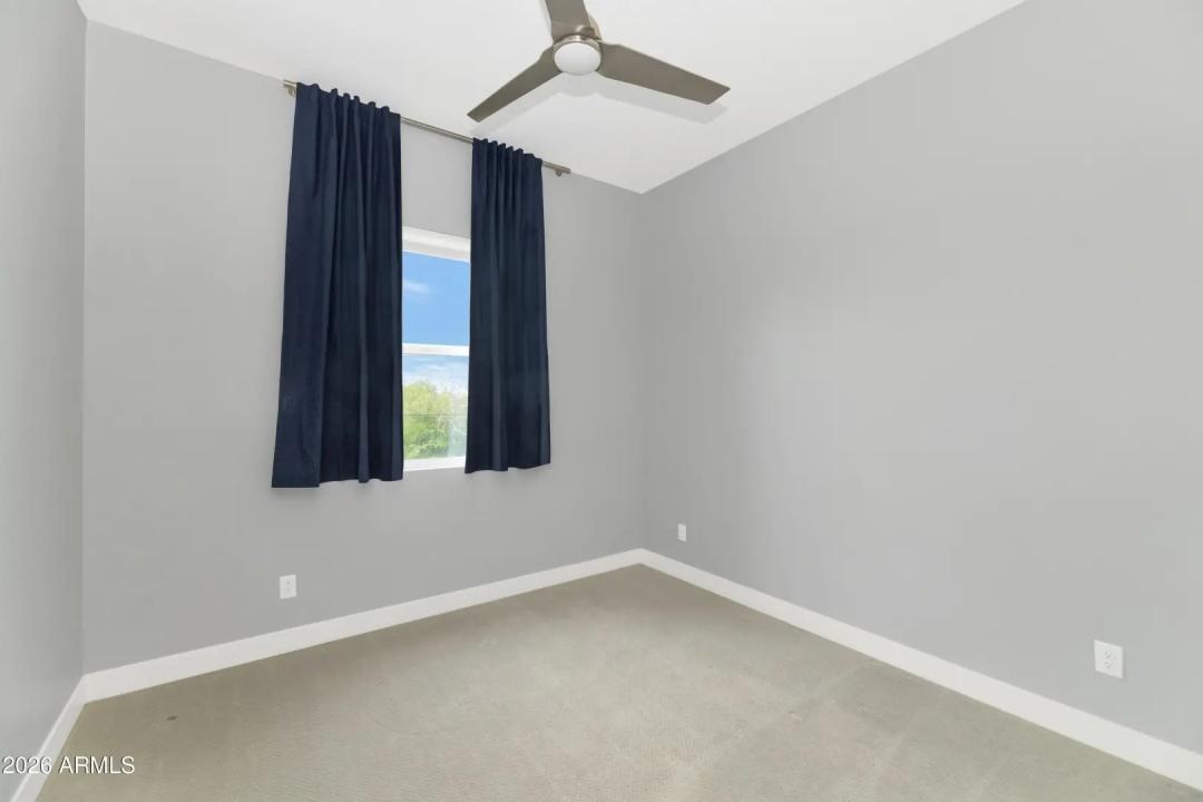Real Estate Picture 14