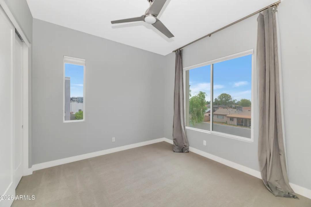 Real Estate Picture 16