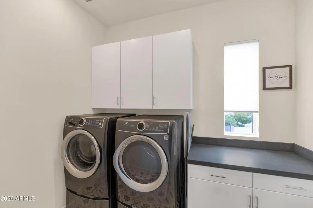 Real Estate Picture 18