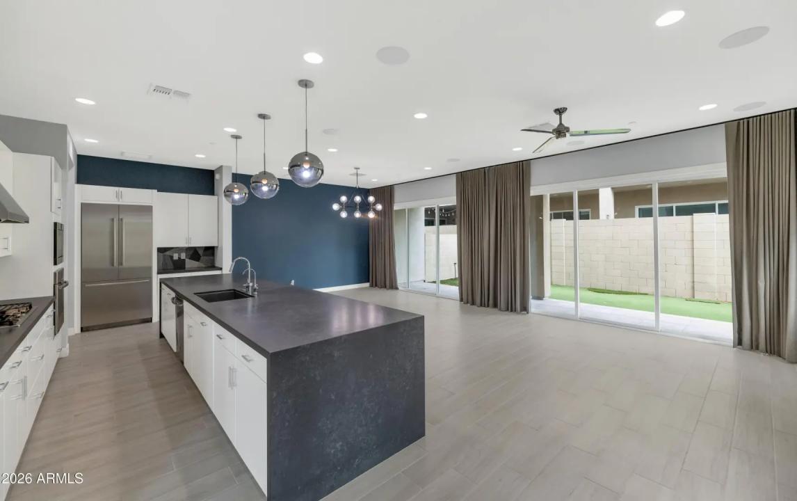 Real Estate Picture 5