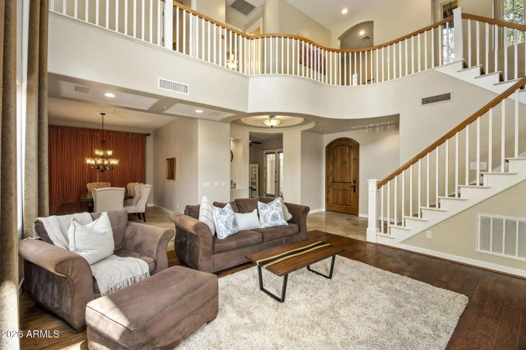 Real Estate Picture 7