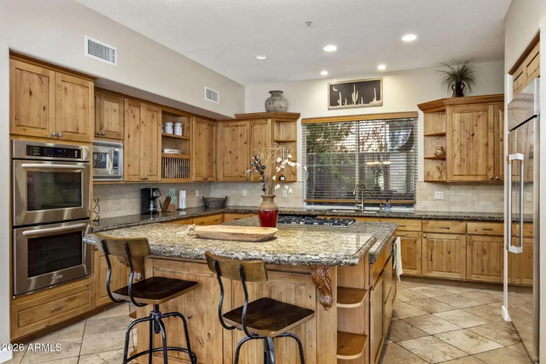 Real Estate Picture 9