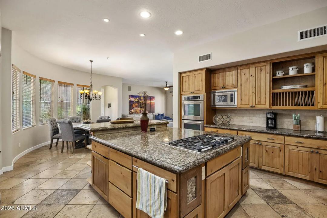 Real Estate Picture 11