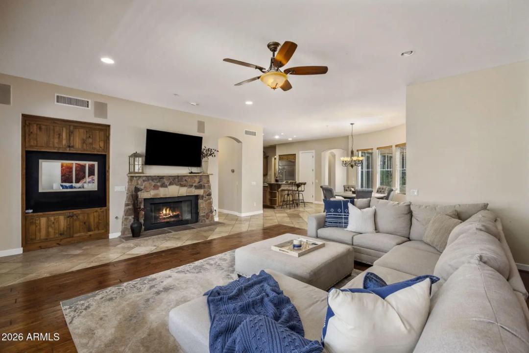 Real Estate Picture 14