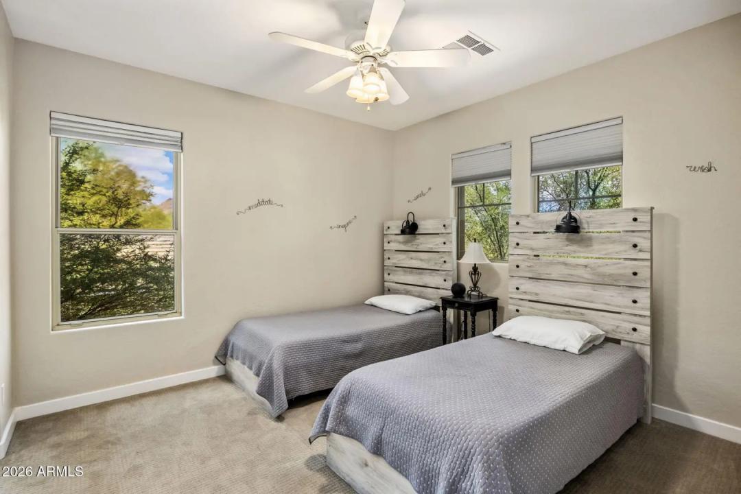 Real Estate Picture 25