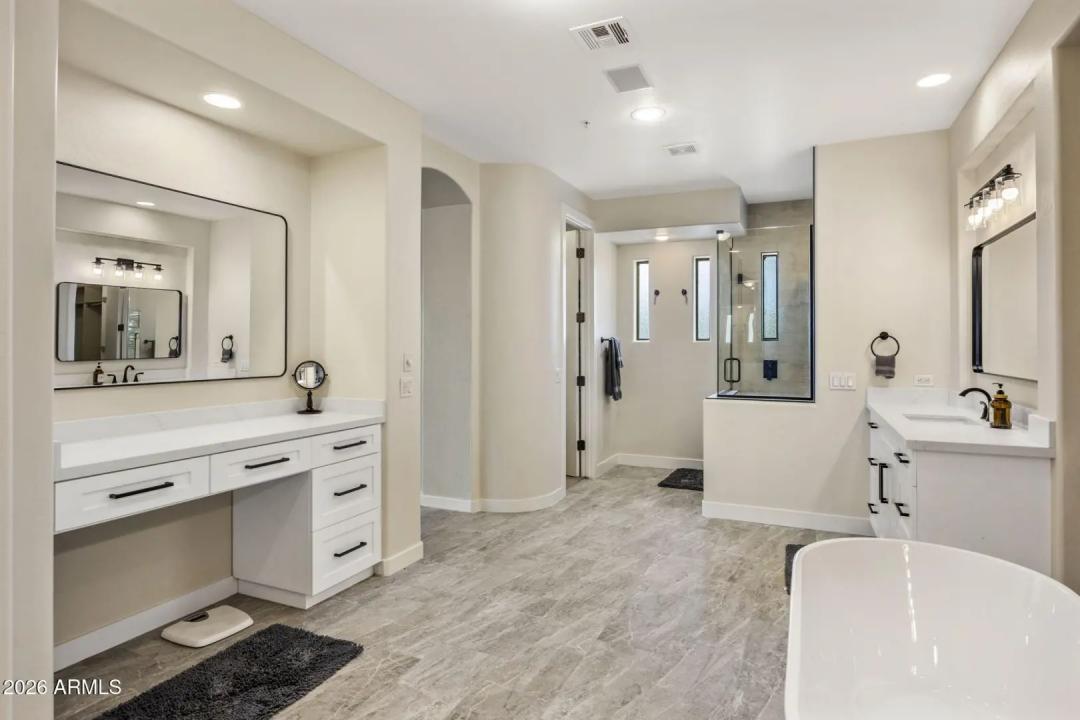 Real Estate Picture 33