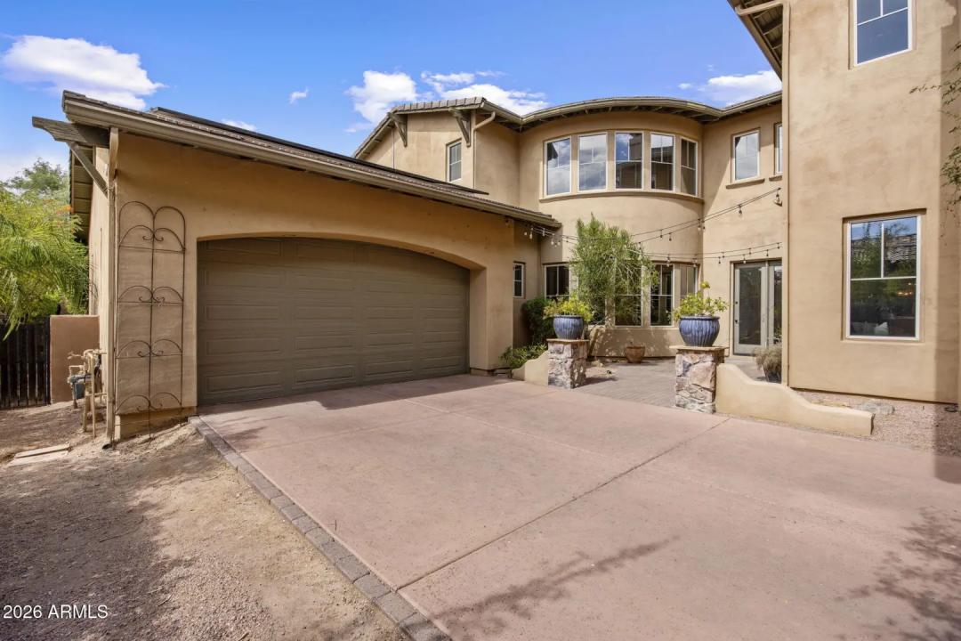 Real Estate Picture 3