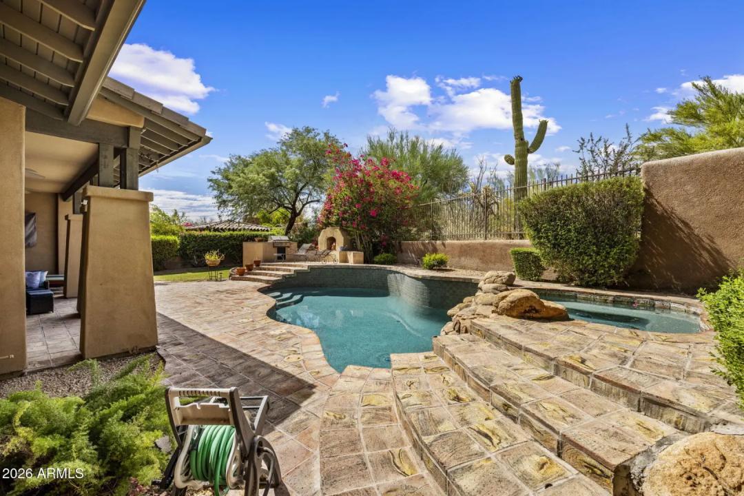 Real Estate Picture 37